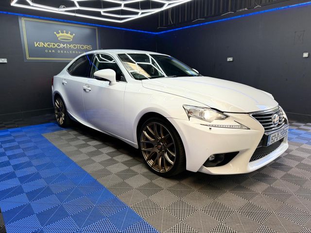 Image for 2015 Lexus IS 300h Executive