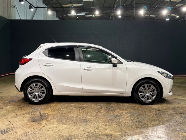 Image for 2020 Mazda Mazda2 1.5 AUTOMATIC SKYACTIV G - A/C HEATING CONTROLS