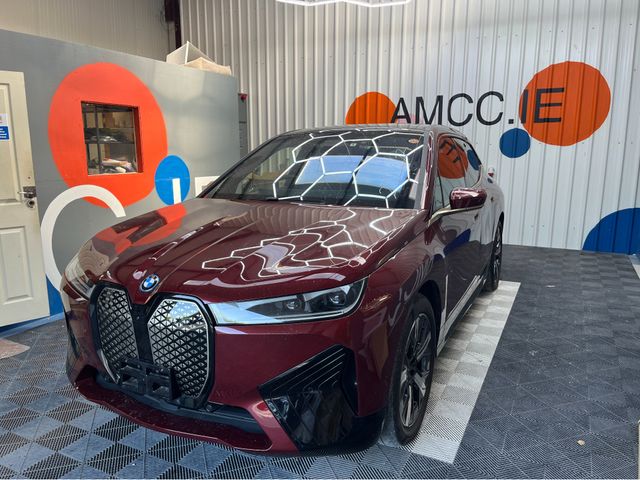 Image for 2022 BMW iX 2022 BMW IX AUTOMATIC / CRUISE CONTROL / 360° CAMERA / ELECTRIC MEMORY & HEATED SEATS / HEATED STEERING WHEEL / PANORAMIC SUNROOF / APPLE CARPLAY AND MORE