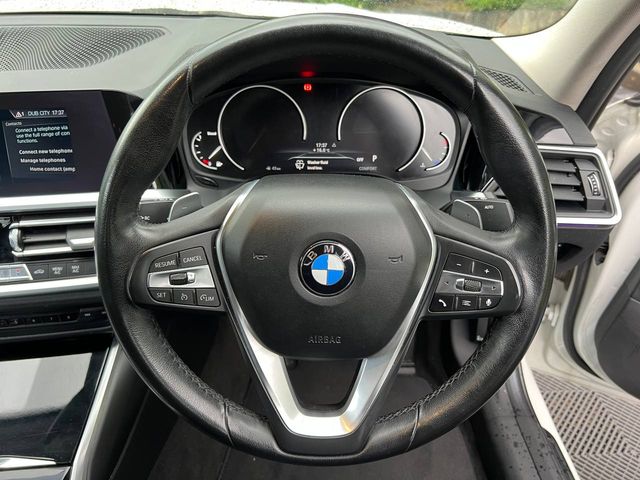 Image for 2019 BMW 3 Series 320D AUTO // APPLE CARPLAY/BLUETOOTH MUSIC // DIAMOND CUT M-SPORT ALLOYS // MULTIFUNCTIONAL STEERING WHEEL