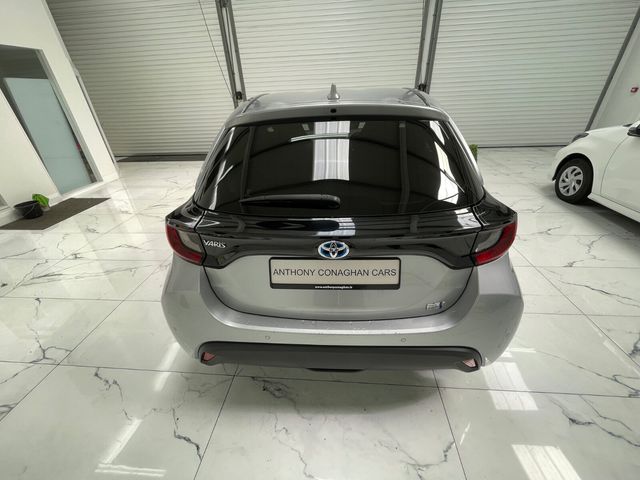 Image for 2023 Toyota Yaris Yaris Hybrid Luna