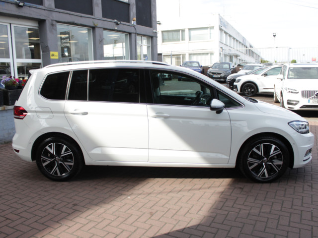 Image for 2021 Volkswagen Touran 2.0TDI HIGHLINE 7 SEATER AUTO // WITH 135, 000 KM'S // BUY WITH CONFIDENCE AA AND SIMI APPROVED DEALER 2026 // FINANCE ARRANGED // ALL TRADE INS WELCOME //