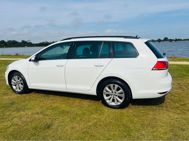 Image for 2015 Volkswagen Golf 2015 Golf 1.2 Variant, in White , only 75K Klms on the clock , spotless car .