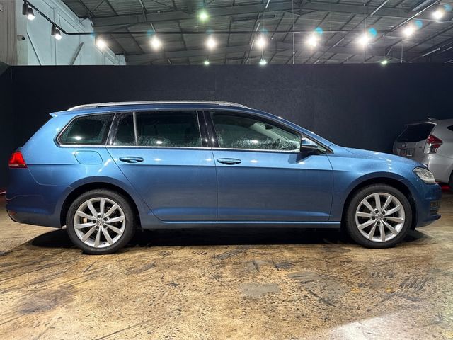Image for 2017 Volkswagen Golf ESTATE 1.2 AUTOMATIC - ALLOY WHEELS - MULTI FUNCTION STEERING WHEEL - CRUISE CONTROL - REVERSE CAMERA