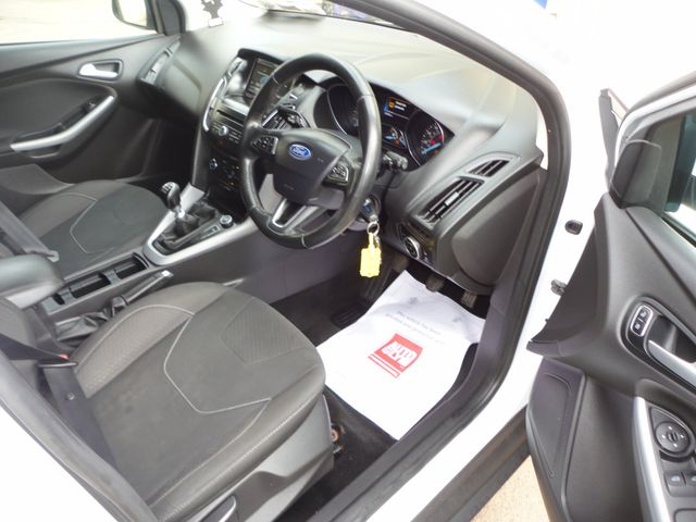 Image for 2015 Ford Focus 1.6 TDCI Zetec ECO S/S 113BHP 5DR