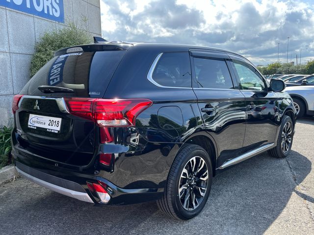 Image for 2018 Mitsubishi Outlander G 4WD PHEV HYBRID AUTOMATIC 2.4 PETROL //HIGH SPEC//LOW MILES//HALF LEATHER HEATED SEATS//HEATED STEERING WHEEL//REVERSE CAMERA//KEYLESS ENTRY//ADAPTIVE CRUISE CONTROL//