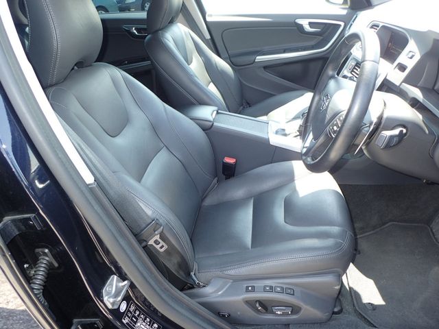 Image for 2017 Volvo S60 2.0 D4 SE LUXURY PLUS DIESEL AUTOMATIC // MASSIVE SPEC // FULL HEATED LEATHER // REVERSING CAMERA // CRUISE CONTROL // LANE ASSIST // COLLISION WARNING SYSTEM // UPGRADED SPORT ALLOYS