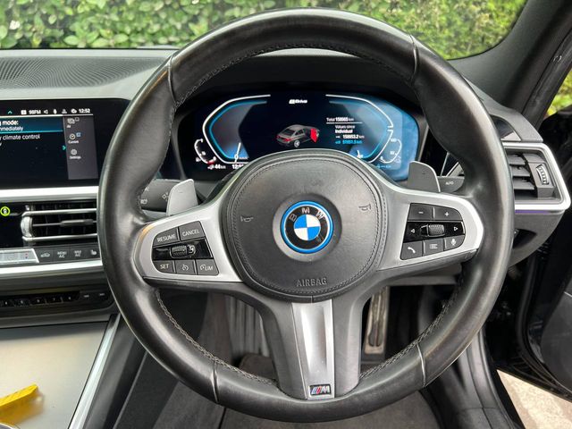 Image for 2021 BMW 3 Series 330e M-SPORT COMPETITION 2.0 HYBRID // NEW M3 COMPETITION ALLOYS // APPLE CARPLAY/ANDROID AUTO // LEATHER HEATED SEATS