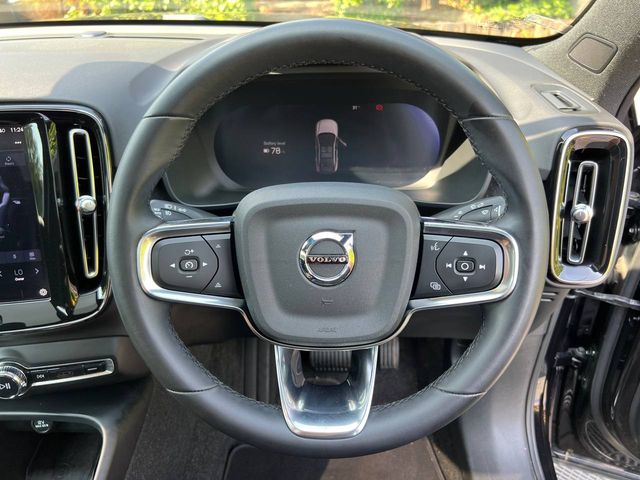 Image for 2023 Volvo C40 CORE RECHARGE // SERVICE HISTORY // PANORAMIC SUNROOF // DIAMOND CUT ALLOYS