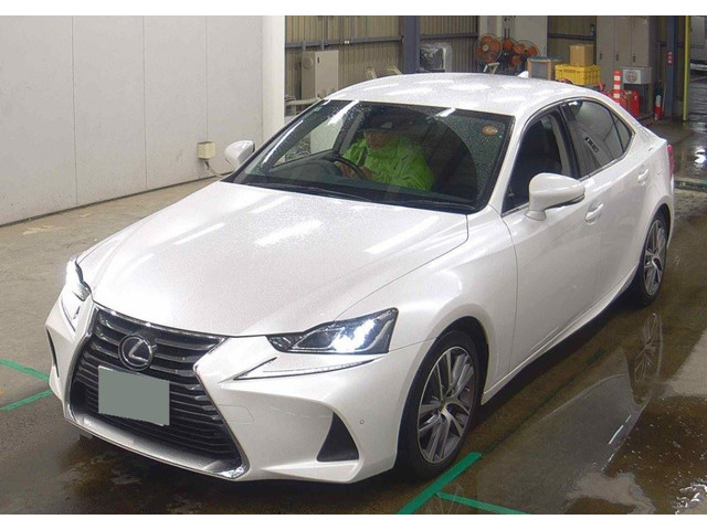 Image for 2018 Lexus IS 300h Hybrid 