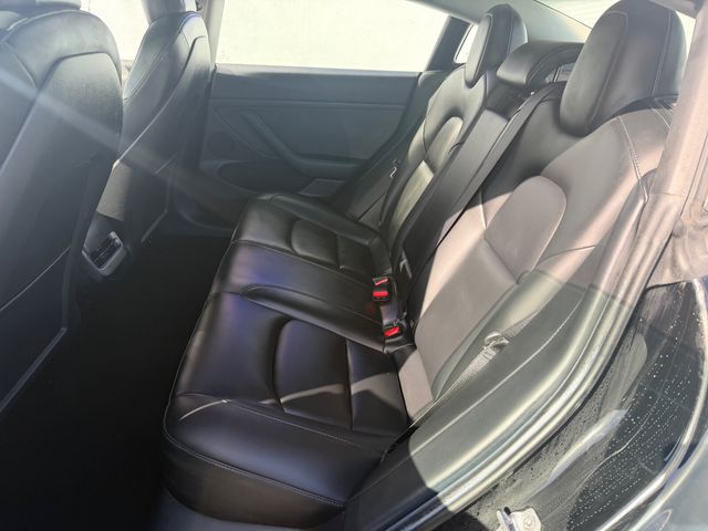 Image for 2021 Tesla Model 3 Long Range (AWD)