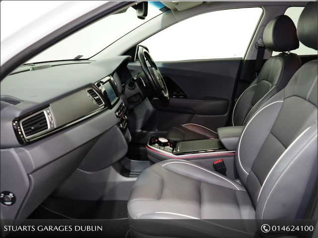 Image for 2020 Kia Niro NIRO EV 64KW BATTERY. METALLIC WHITE, BLACK LEAHHER, KEYLESS ENTRY, ADAPTIVE CRUISE CONTROL, ELECTRIC SEATS, HEATED SEATS, HEATED STEERING WHEEL 