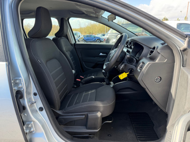 Image for 2022 Dacia Duster Comfort 4X2 5DR * REVERSING CAMERA / BLUETOOTH * 