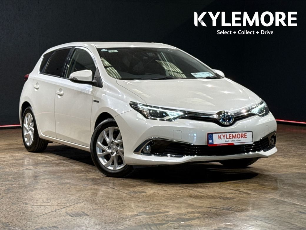 Image for 2017 Toyota Auris HYBRID 1.8 AUTOMATIC - HALF BLACK LEATHER - FACTORY ALLOYS - REAR CAMERA - TOYOTA SAFETY SENSE