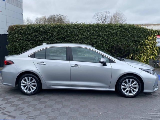 Image for 2023 Toyota Corolla LUNA 1.8 HYBRID // APPLE CARPLAY/ANDROID AUTO // REVERSE CAMERA // DIGITAL CLUSTER