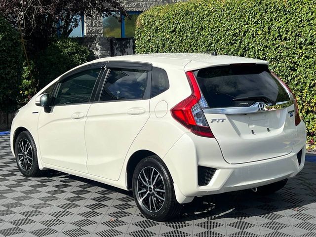 Image for 2016 Honda Fit L-PACKAGE 1.5 HYBRID AUTO // SERVICE HISTORY // DIAMOND CUT ALLOYS // REVERSE CAMERA