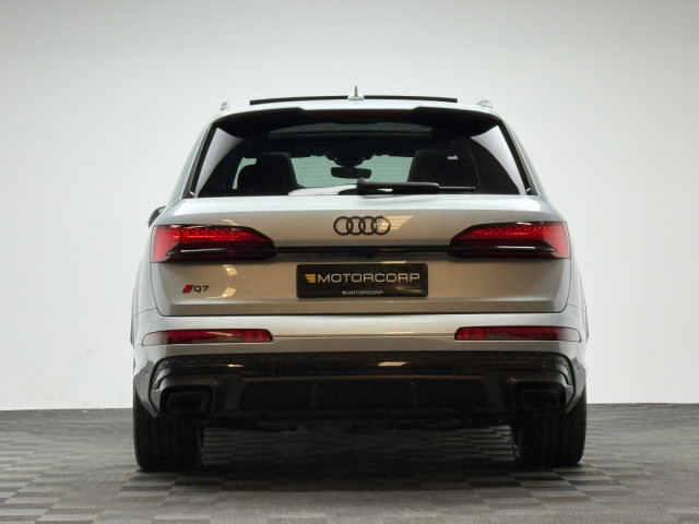 Image for 2024 Audi Q7 COMPETITION S LINE 60 TFSI E 490HP
