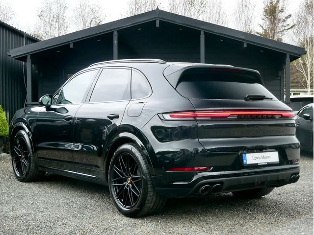 Image for 2025 Porsche Cayenne 3 0 V6 E Hybrid 