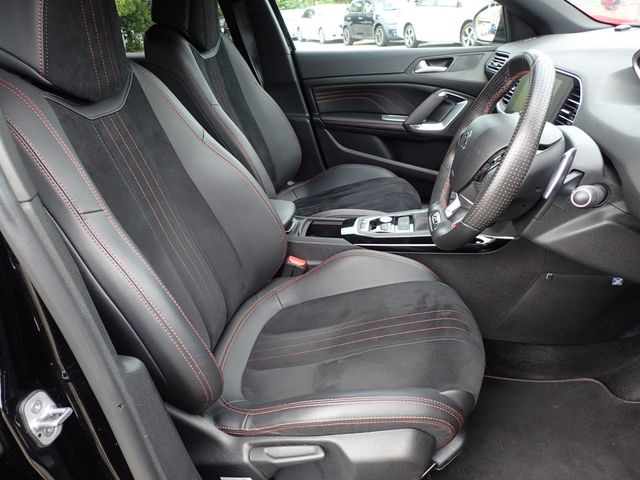 Image for 2018 Peugeot 308 GT 2.0 HDI DIESEL 180 BHP AUTOMATIC // GENUINE GT TOP SPEC CAR // GT SUEDE SPORTS BUCKET SEATS // REVERSING CAMERA // GT FLAT BOTTOM SPORTS STEERING WHEEL