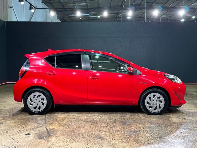 Image for 2018 Toyota Aqua HYBRID 1.5 AUTOMATIC - PUSH BUTTON START/STOP - A/C HEATING CONTROLS - CRUISE CONTROLS