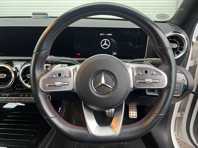 Image for 2020 Mercedes-Benz A Class A180 AMG-LINE PREMIUM PLUS 1.3 // POWERED HEATED SEATS // VIRTUAL COCKPIT // 18" AMG-LINE ALLOYS