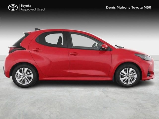 Image for 2026 Toyota Yaris Luna Hybrid