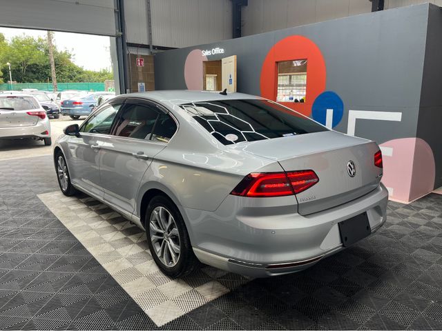 Image for 2015 Volkswagen Passat 1.4 TSI HIGH LINE / 101k KMs / REVERSE CAMERA , COOLED & HEATED SEATS , ADAPTIVE CRUISE & MORE