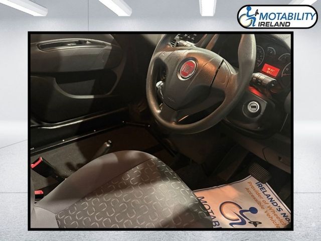 Image for 2014 Fiat Doblo Upfront Passenger Wheelchair Accessible