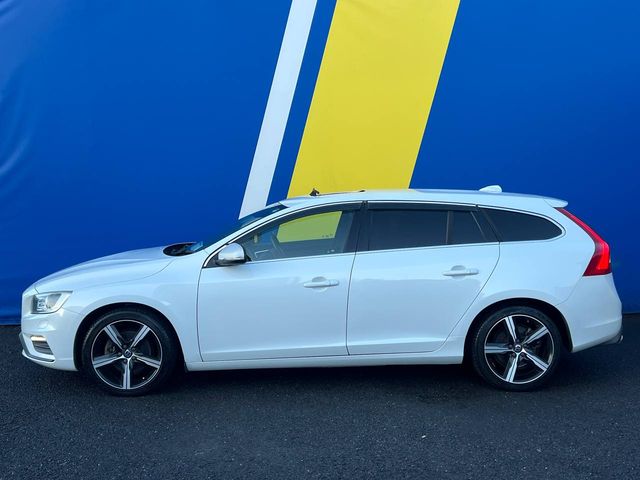 Image for 2017 Volvo V60 D4 R-DESIGN 2.0 D // TILT & SLIDE OPENING PAN ROOF // FULL SERVICE HISTORY // LEATHER POWERED HEATED SEATS
