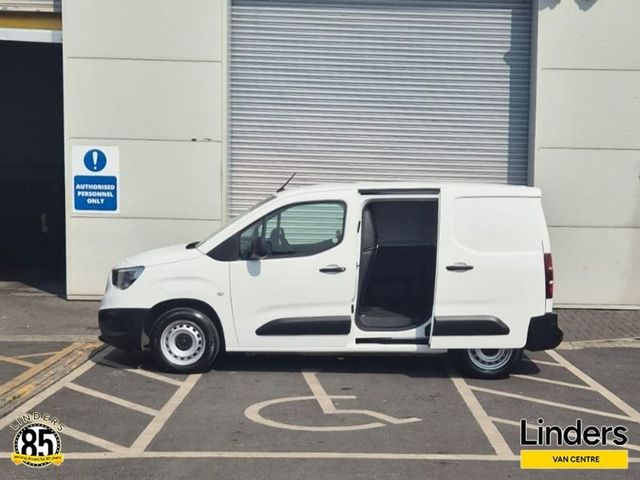 Image for 2021 Opel Combo VERY CLEAN - 1 OWNER