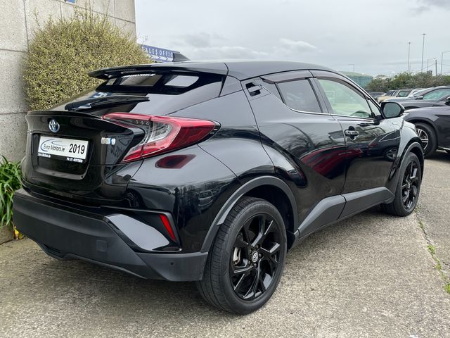 Image for 2019 Toyota C-HR SOL NERO AUTOMATIC HYBRID 1.8 PETROL //HIGH SPEC//HALF LEATHER HEATED SEATS//REVERSE CAMERA//ADAPTIVE CRUISE CONTROL//KEYLESS ENTRY//