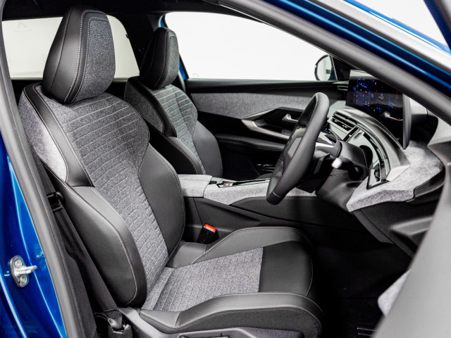 Image for 2026 Peugeot 5008 E-Allure 72kWh 210HP - 7 Seats includes Gap, CRI or Peugeot Protect