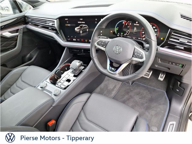 Image for 2025 Volkswagen Touareg Touareg V6 R Tsi Phev R V6 TSi 462 - Matte Grey