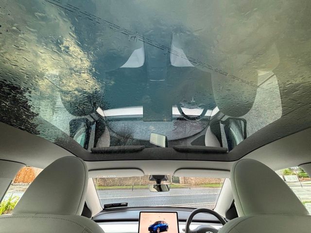 Image for 2022 Tesla Model Y WHITE INTERIOR Long-Range Dual Motor AWD