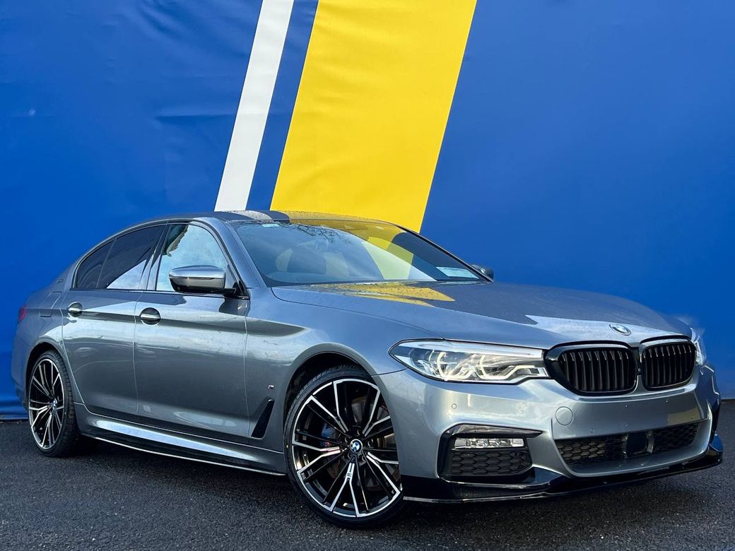 Image for 2019 BMW 5 Series 530e M-SPORT COMPETITION 2.0 HYBRID // LOW MILEAGE // LEATHER POWERED HEATED M-SPORT SEATS // AMBIENT LIGHTING PACK