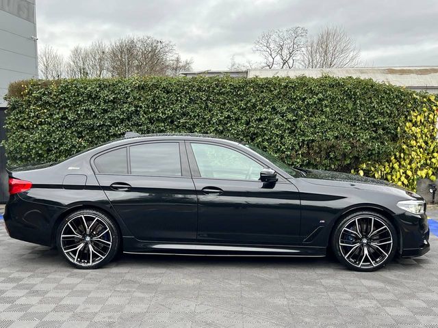 Image for 2020 BMW 5 Series 530e M-SPORT COMPETITION 2.0 HYBRID // LEATHER M-SPORT INTERIOR // DIGITAL CLUSTER // NEW 20" M5 ALLOYS