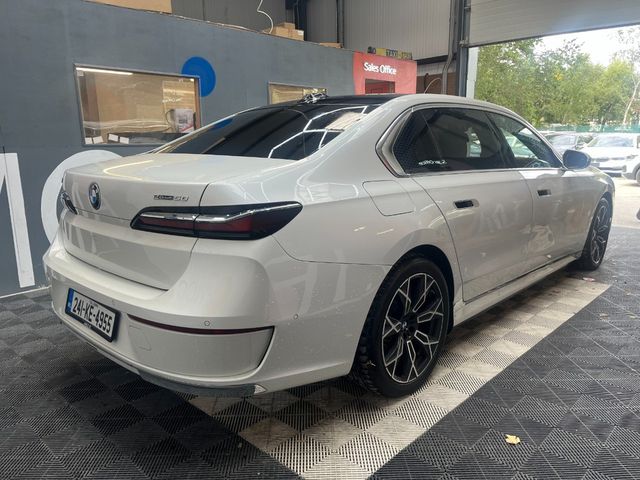 Image for 2024 BMW i7 2024 BMW I7 EDRIVE50 EXCELLENCE 10K KM AUTOMATICO CRUISE CONTROL / 360 CAMERA / ELECTRIC MEMORY MASSAGING & HEATED FRONT & REAR SEATS / AMBIENT LIGHTS / AUTOMATIC DOORS / PANORAMIC SUNROOF / APPLE CA