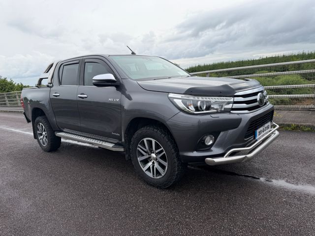Image for 2020 Toyota Hilux 2.5 D4D Invincible DC 150HP 4D