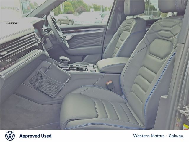 Image for 2025 Volkswagen Touareg R-Line phev 462bhp, adaptive air suspension, pan roof, 22" alloys