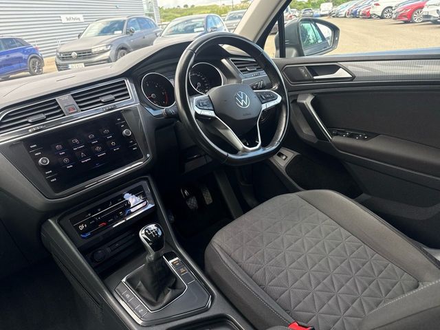 Image for 2023 Volkswagen Tiguan *Approved Used* LIFE 2.0TDI 122HP MANUAL