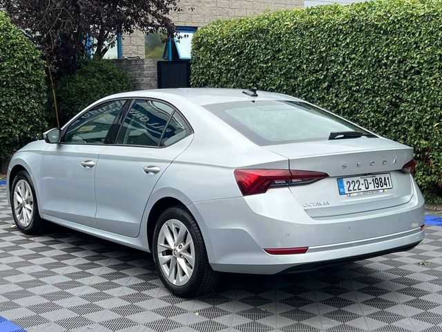 Image for 2022 Skoda Octavia AMBITION 2.0 TDI // CRUISE CONTROL // DUAL ZONE CLIMATE CONTROL // REVERSE CAMERA