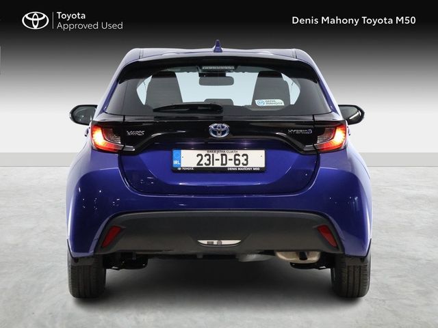 Image for 2023 Toyota Yaris Luna Hybrid