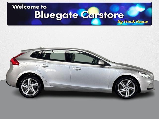 Image for 2018 Volvo V40 D2 MOMENTUM AUTO**BLUETTOTH MEDIA**REVERSE CAMERA**PARKING SENSORS**CREAM LEATHER INTERIOR**SEMI DIGITAL DASHBOARD**MULTIFUNCTIONAL STEERING WHEEL**AIR CONDITIONING**ISOFIX**FINANCE AVAILABLE**