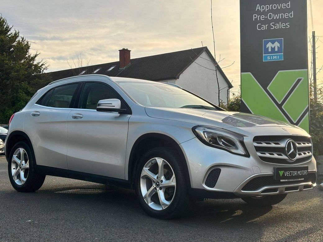 Image for 2018 Mercedes-Benz GLA Class BEIGE LEATHER PETROL AUTO 180 URBAN
