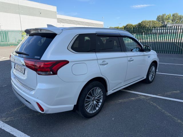 Image for 2021 Mitsubishi Outlander Only 29k KM, PLUG IN HYBRID, INSTYLE 4 MODEL, UPGRADED LEATHER, TINY MILEAGE, FULL HISTORY, FINANCE, WARRANTY, 5 STAR REVIEWS