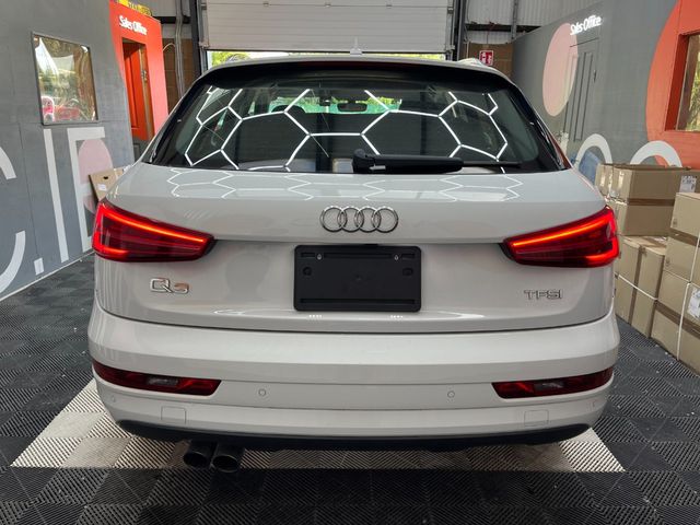 Image for 2016 Audi Q3 2016 AUDI Q3 TFSI SPORT 1.4 AUTOMATIC / CRUISE CONTROL / PARKING CAMERA / HEATED SEATS / PADDLE SHIFTERS AND MORE