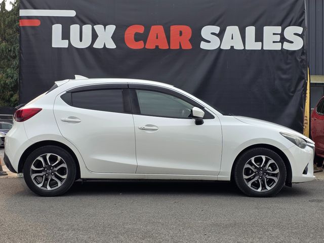 Image for 2016 Mazda Mazda2 1.5D SKYACTIV AUTOMATIC // NEW NCT TILL 09/27 // HALF LEATHER INTERIOR