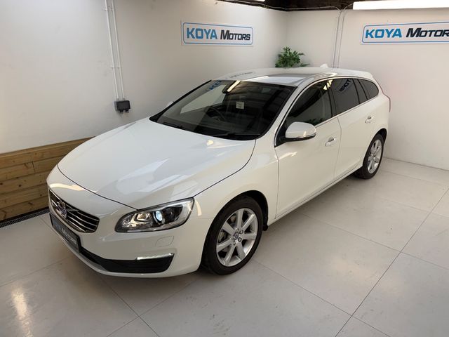 Image for 2018 Volvo V60 2.0 D4 SE LUXURY PLUS 190 BHP DIESEL AUTOMATIC // FULL HEATED LEATHER // REVERSING CAMERA // CRUISE CONTROL // LANE ASSIST // COLLISION WARNING SYSTEM // UPGRADED SPORT ALLOYS