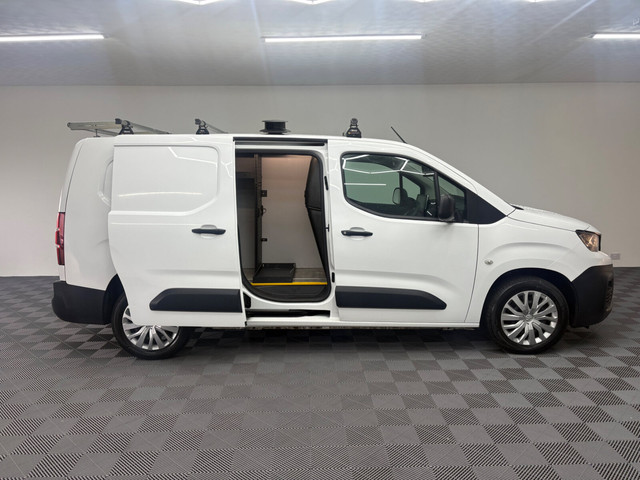 Image for 2021 Peugeot Partner 