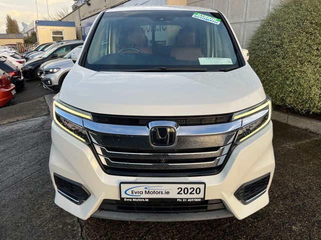 Image for 2020 Honda Stepwagon 7 SEATER AUTOMATIC HYBRID 2.0 PETROL //REVERSE CAMERA//KEYLESS ENTRY//POWER SLIDING REAR DOORS// 